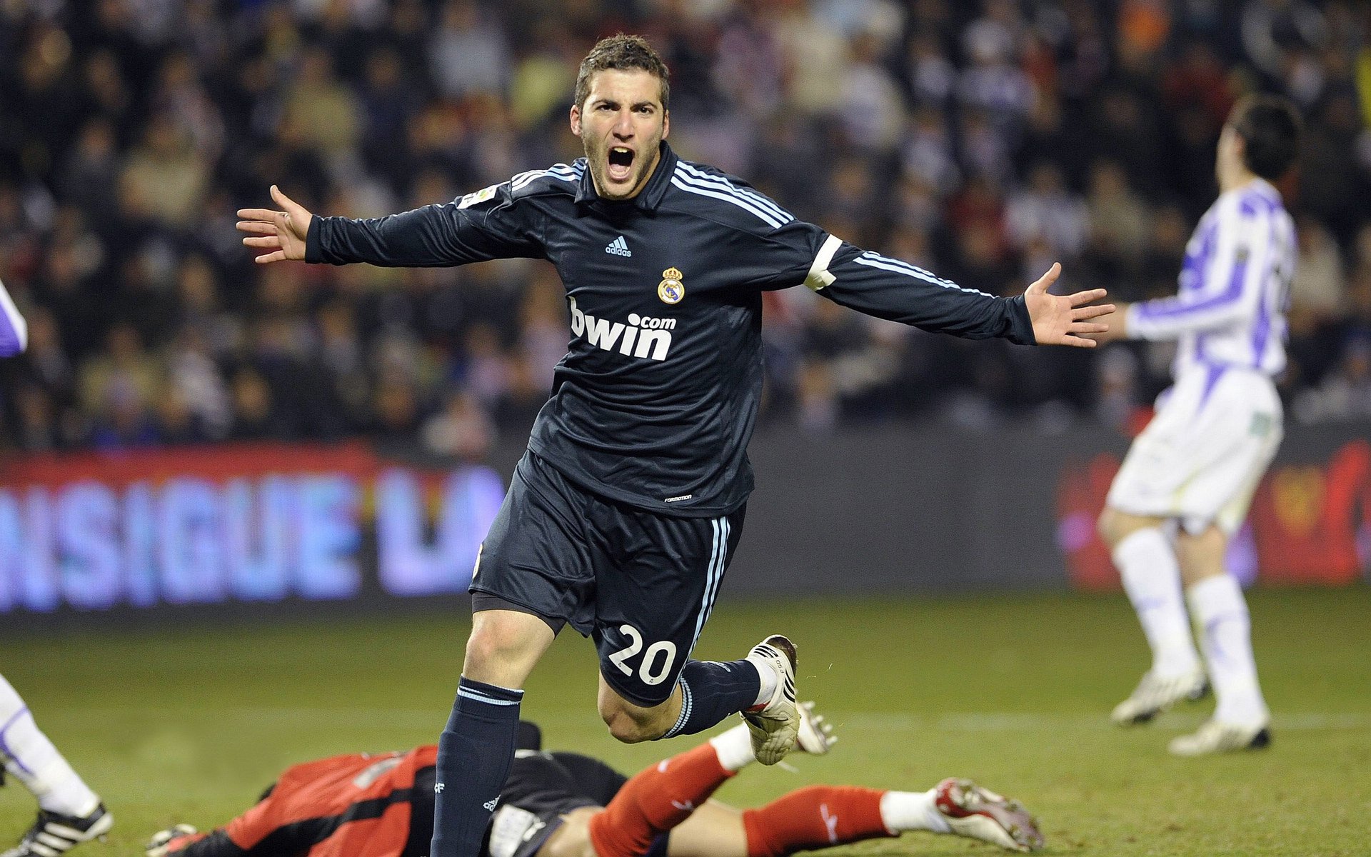 奥运周期关键战之夜，杰伦格林用实力击碎质疑，绽放英雄光芒