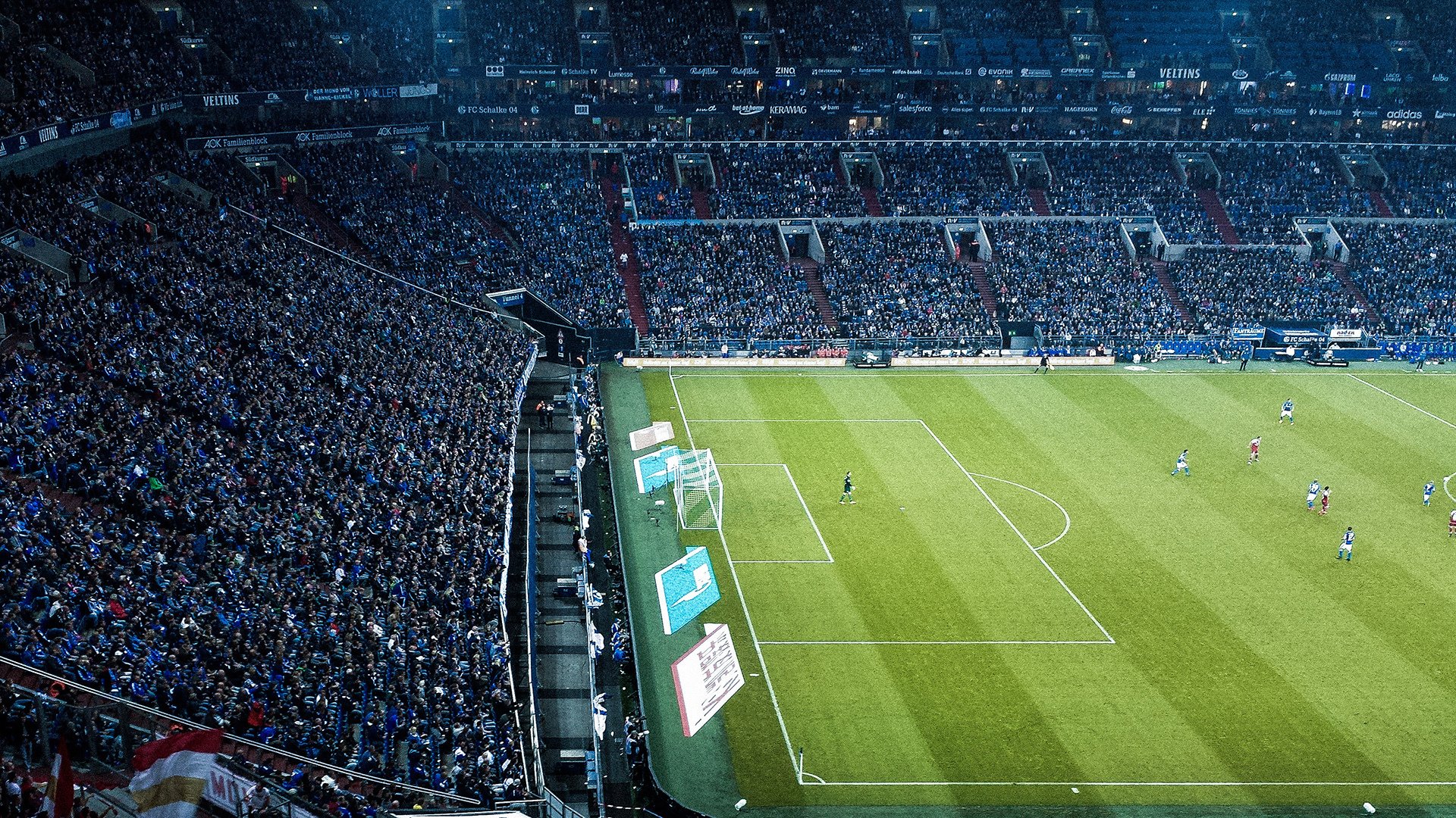 当皇马右翼撞上橙色风暴,卡瓦哈尔与荷兰力量如何让拜仁的欧冠之夜黯然失色