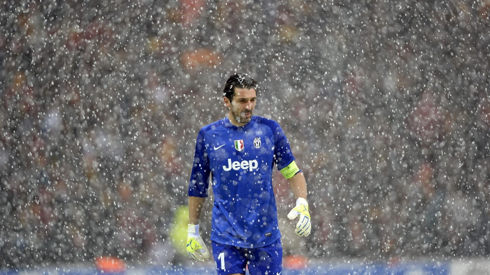 开云官网-欧冠夜卡马文加弑旧主，南非铁腰如何撕碎里昂最后的尊严