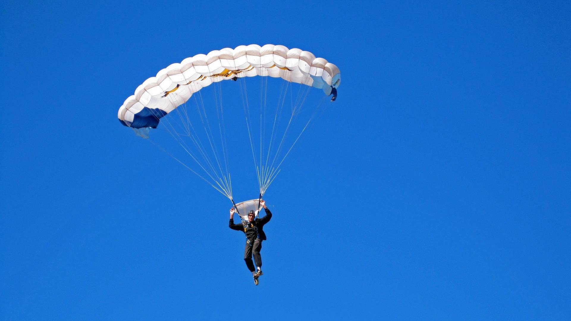 猛龙铁骑横扫千军!西亚卡姆季后赛化身全能战神,接管比赛成新王炸