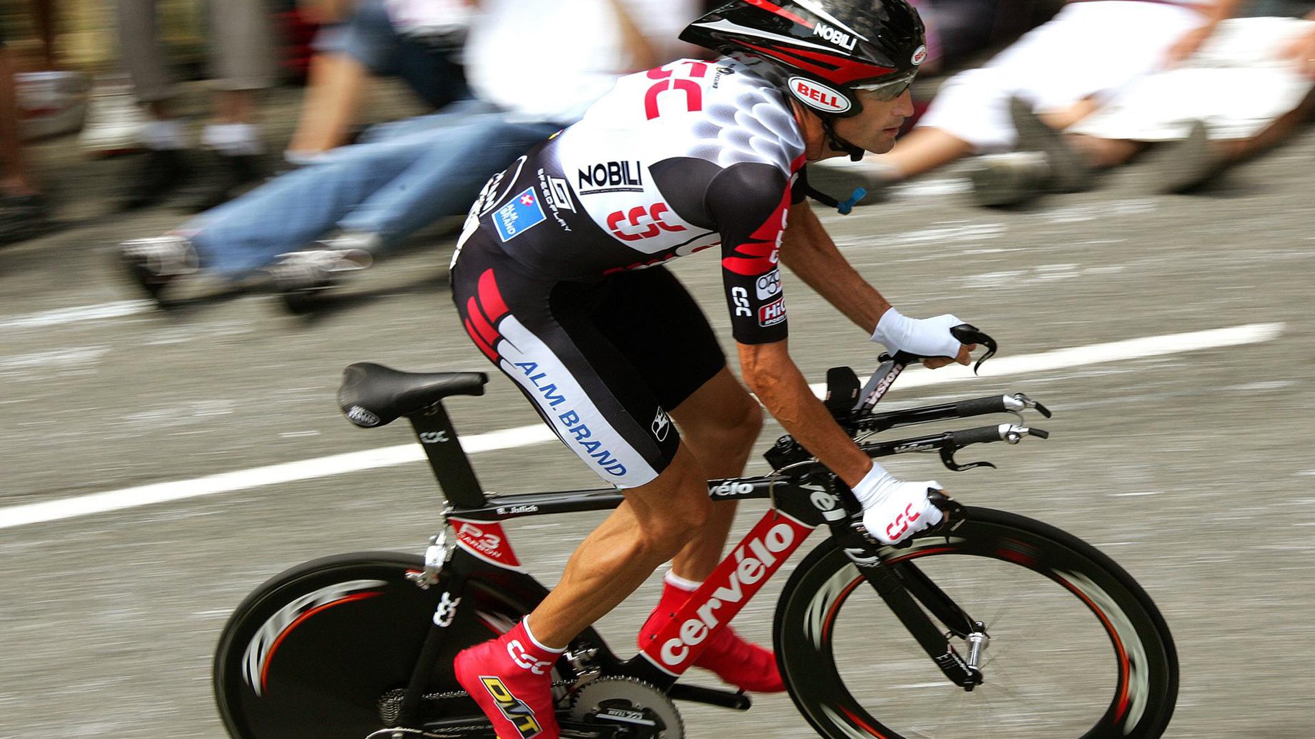 开云体育在线-红牌！伤病！尖叫！欧冠半决赛的黑暗10分钟，却照出33岁老骨头的不朽光芒